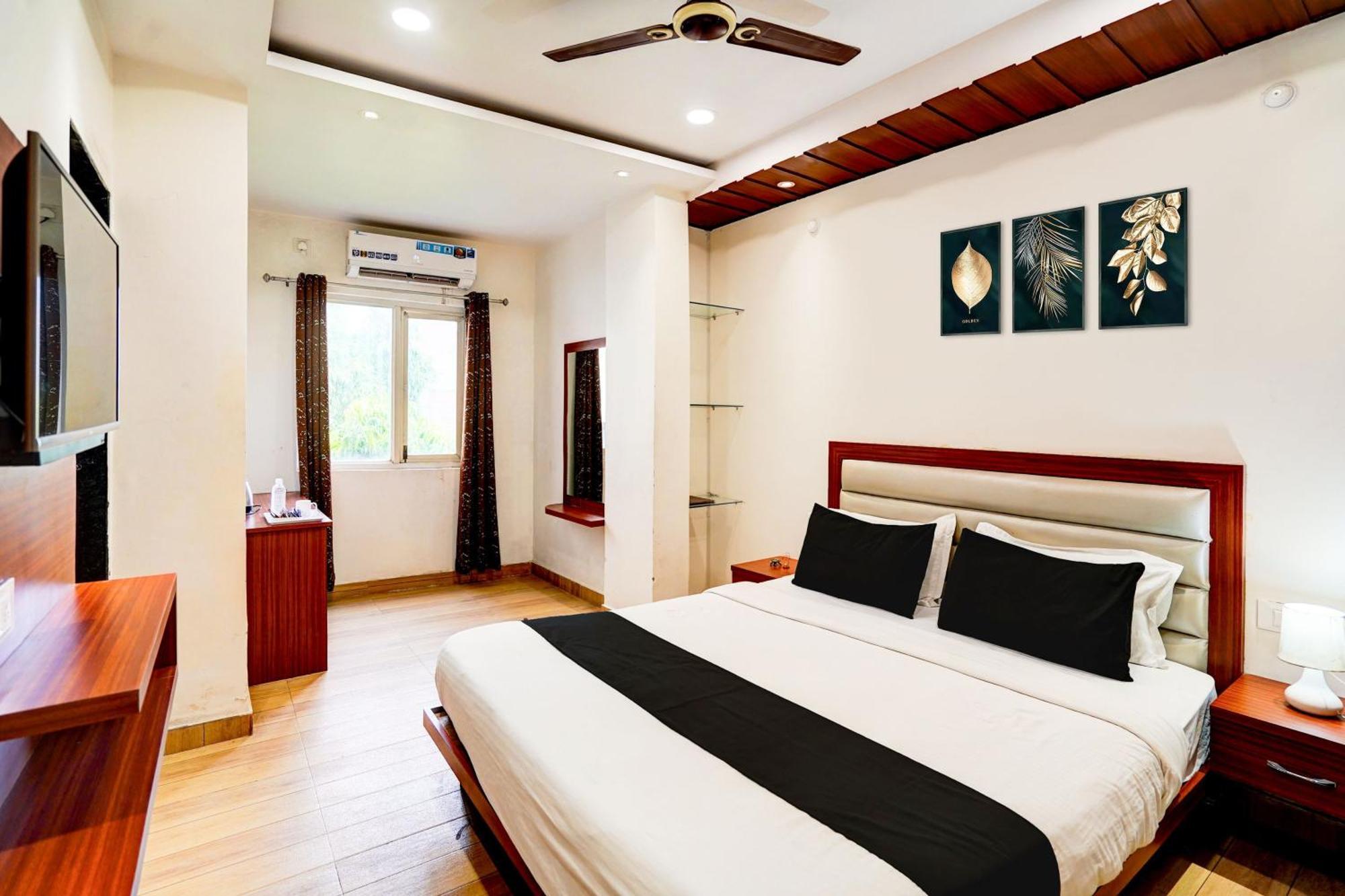 Townhouse Ram Katora Near Vishwanath Temple Formerly Sv Grand Hotel พาราณสี ภายนอก รูปภาพ
