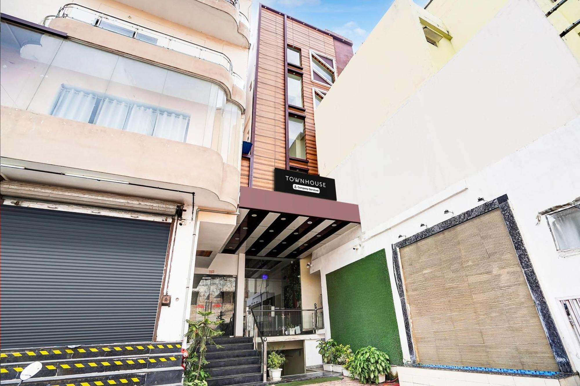 Townhouse Ram Katora Near Vishwanath Temple Formerly Sv Grand Hotel พาราณสี ภายนอก รูปภาพ