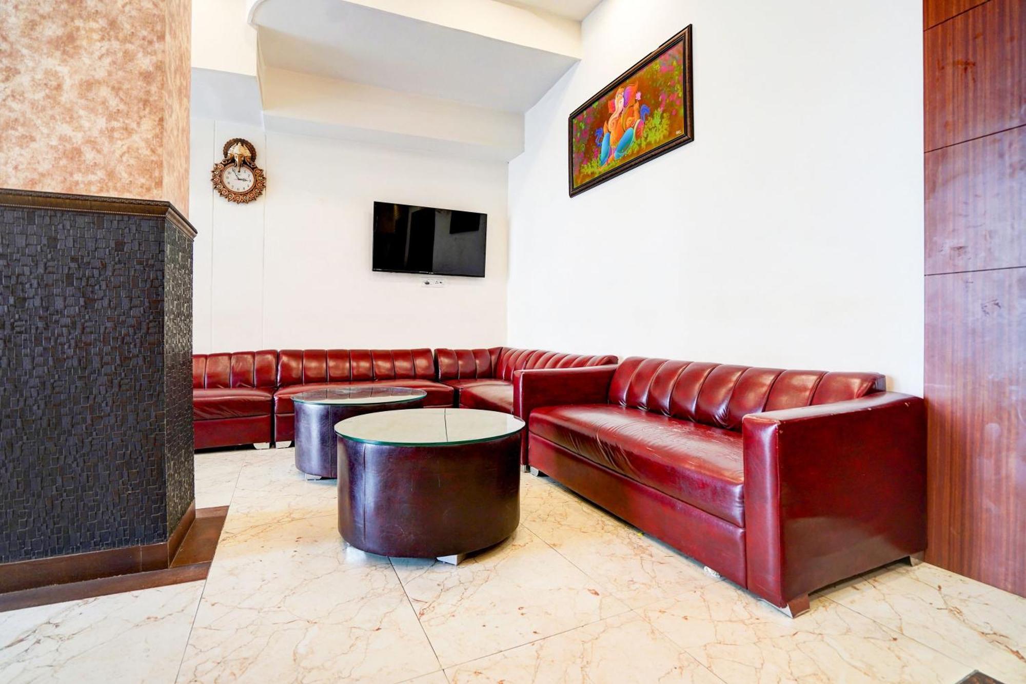 Townhouse Ram Katora Near Vishwanath Temple Formerly Sv Grand Hotel พาราณสี ภายนอก รูปภาพ